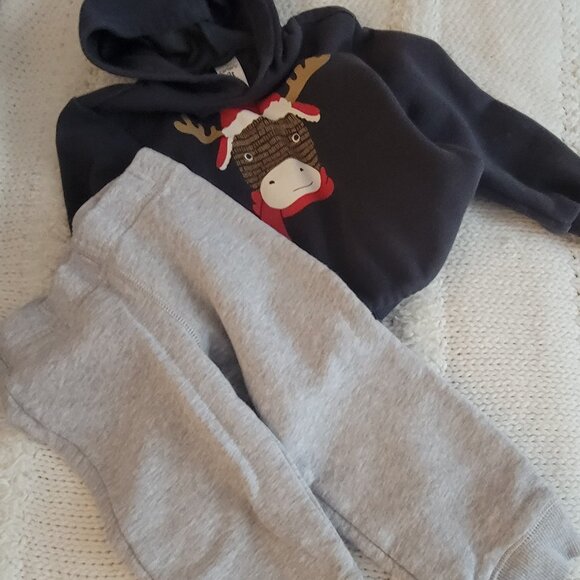 3T Sweatshirt Bundle - Two are Matching Sets! - Picture 5 of 9